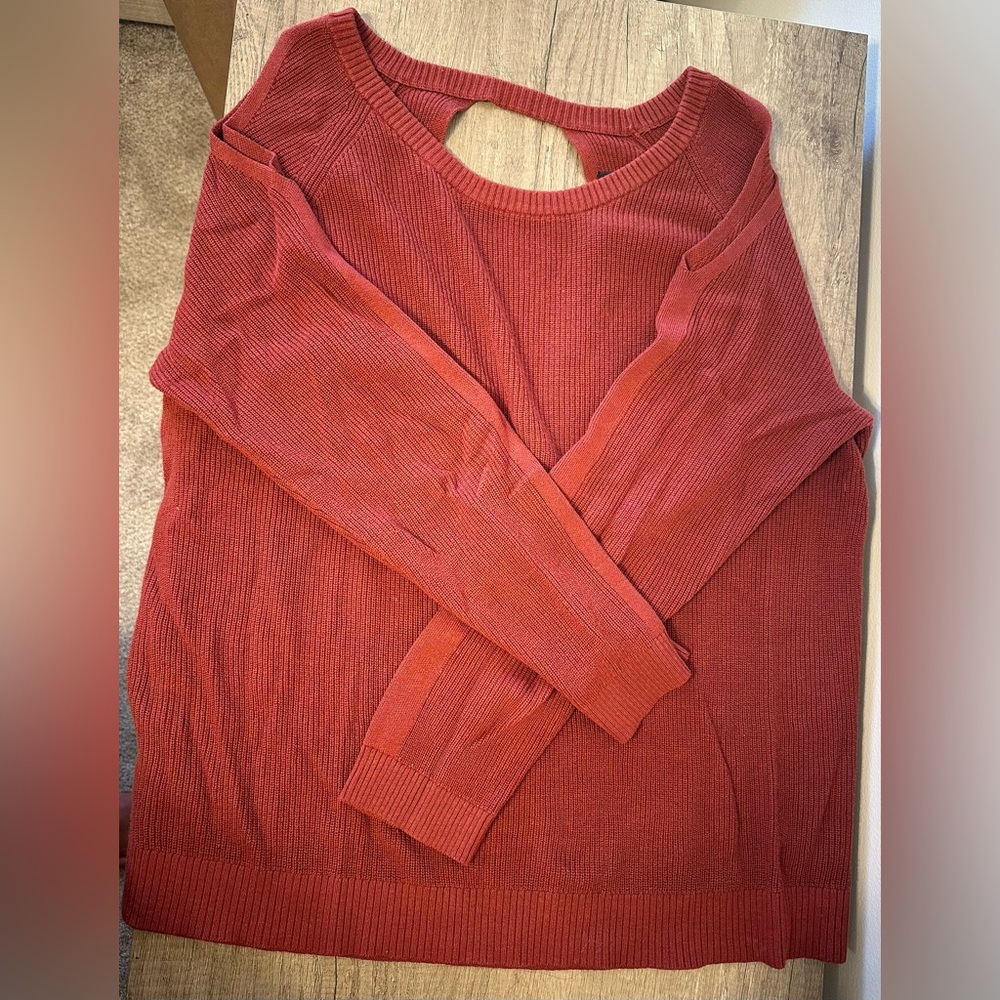 Torrid 2x Rust Cold Shoulder and Keyhole Back Fitted Sweater